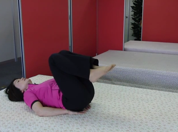 Amazon.co.jp: 1日3分通勤ストレッチ! : 電車通勤の間に腰痛肩こりを解消できる : 文房具・オフィス用品