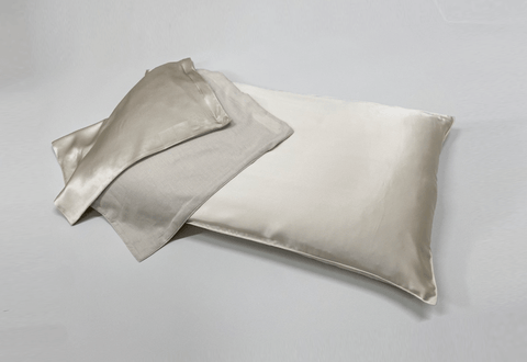 枕についた抜け毛 20本はまずい？何本なら正常？原因と対策を解説育毛のミカタ