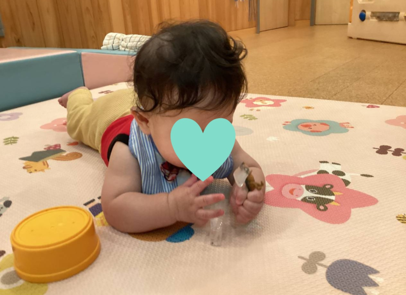 氷で感触遊び♡ - 味間こども園