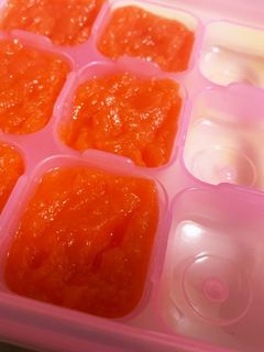 レンジで簡単💡にんじんのグラッセ🥕⠀ @ren.babyfood.diary 様の投稿をご紹介します🙌----------------------------------------- ⠀ にんじんのグラッセ🥕 実は私苦手です←味見してないのに甘いとか言ってます。 でも長男くんが甘くて美味しいというので 甘いと