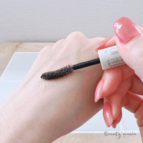 レビュー中 まつ毛デラックスWMOA美容液の口コミを導入した結果とは？レガセレ