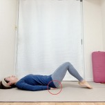 足あげ腹筋で腰が痛くなる人必見！原因の反り腰解消＆お腹痩せするには背中を丸めて