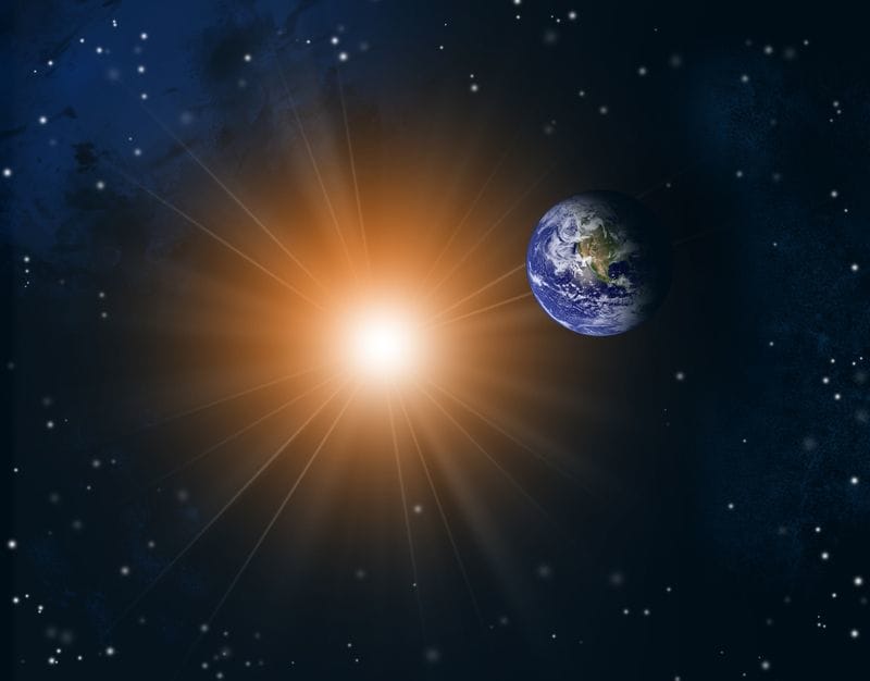 地球は年間1.5㎝ずつ太陽から離れている？諌山裕の仕事部屋