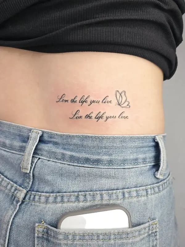 腰のタトゥーのデザイン・意味は？女性向けワンポイントデザインや痛みの強さも紹介