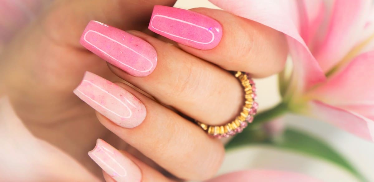 ジェルネイルを変える頻度はどのくらいが平均？すぐ剥がれないようにするための注意点を解説コラムアトリエはるか公式サイト