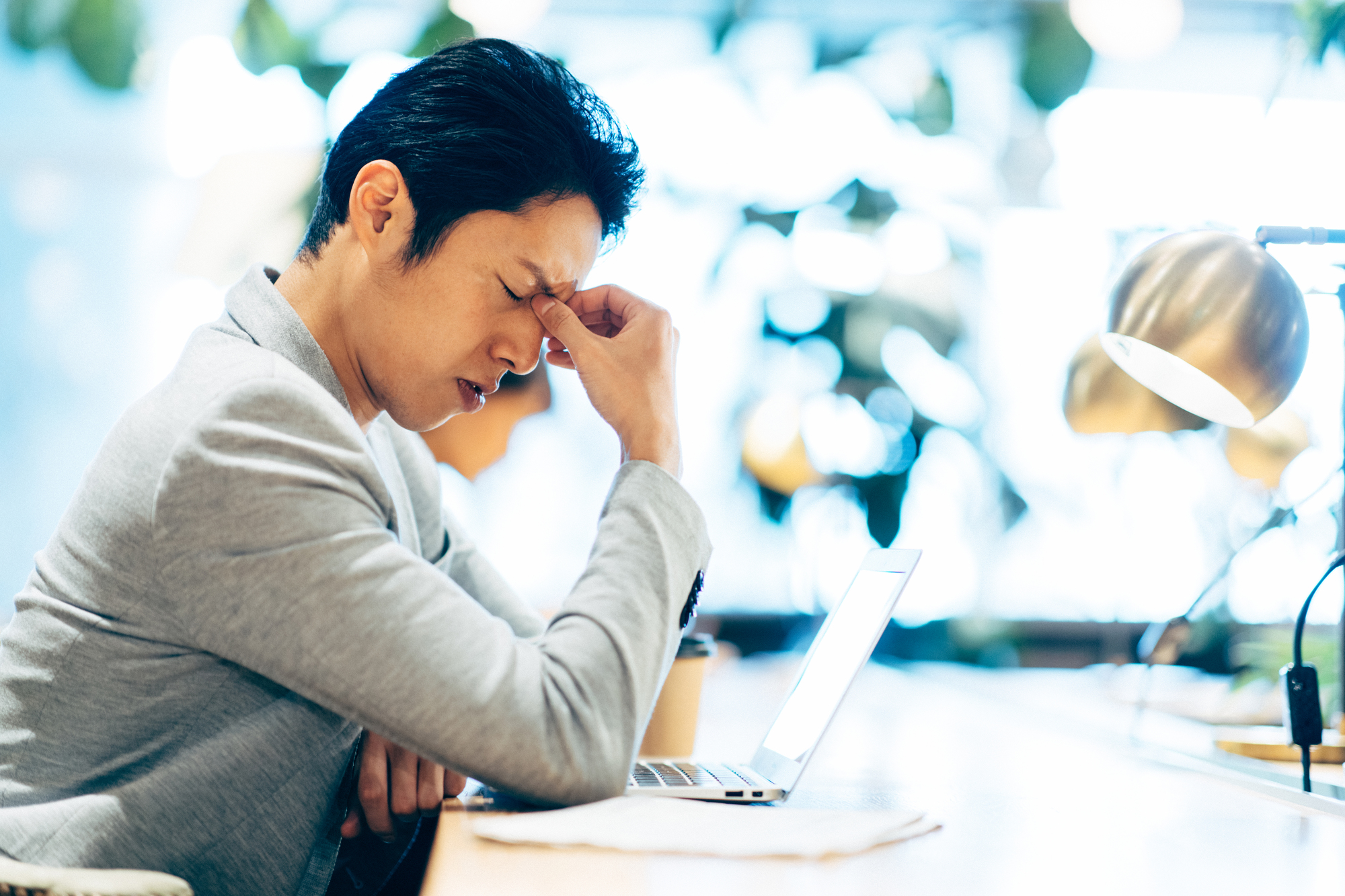 眼精疲労 目の疲れ・目の奥の痛み かめざわ眼科横浜市・上大岡・弘明寺・港南区