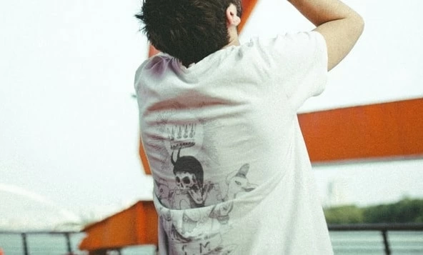 通常の体重のほっそりした男の人間のシルエット。美しい体格の非人格的な性格。比例して折り畳まれた筋肉体。未知の大人の男。完全に成長している筋肉質の男性の姿。正面図のイラスト素材・ベクターImage 195420703