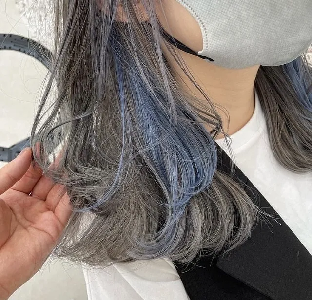 赤みを消すためのカラー！チタンシルバーで透明感カラーが実現