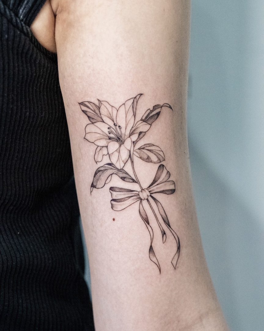 百合 ユリ の花のタトゥー - デザインと意味とは？みんなのタトゥ