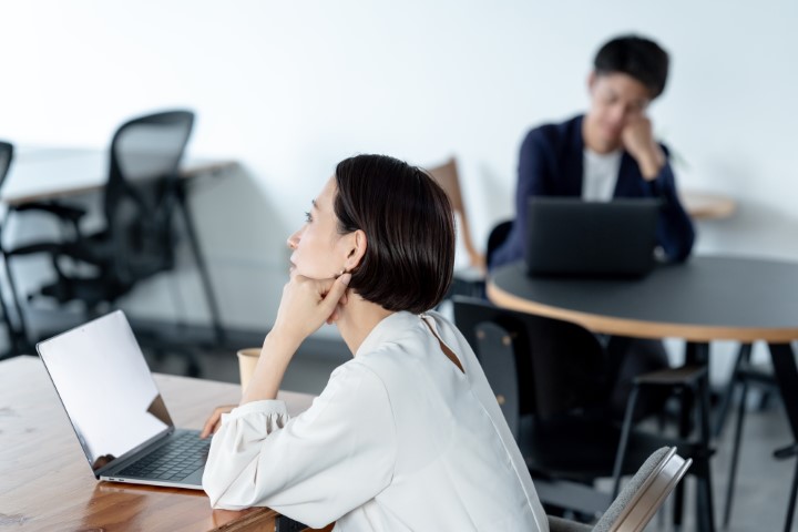 仕事に疲れた、辞めたい」と感じた時の対処法退職の判断基準とは? - CANVAS若手社会人の『悩み』と『疑問』に答えるポータルサイト