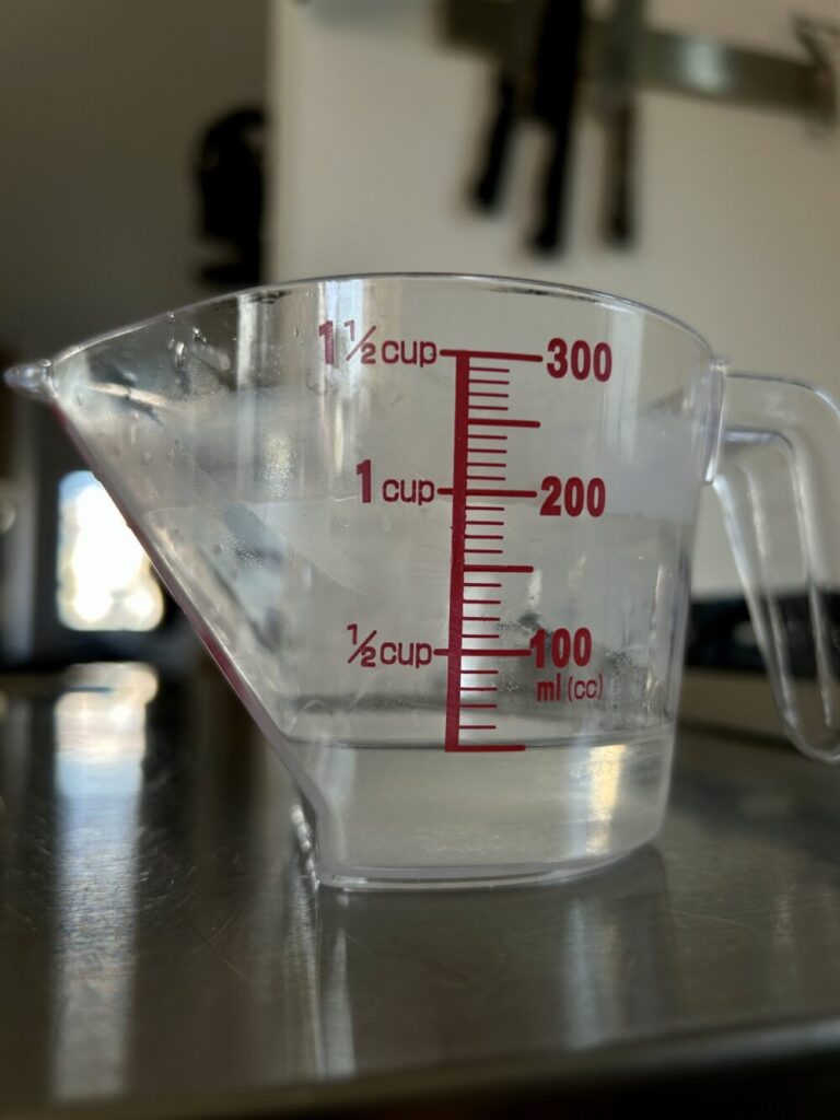 100円ショップで揃うロウリュアロマ水とキューゲルの作り方解説