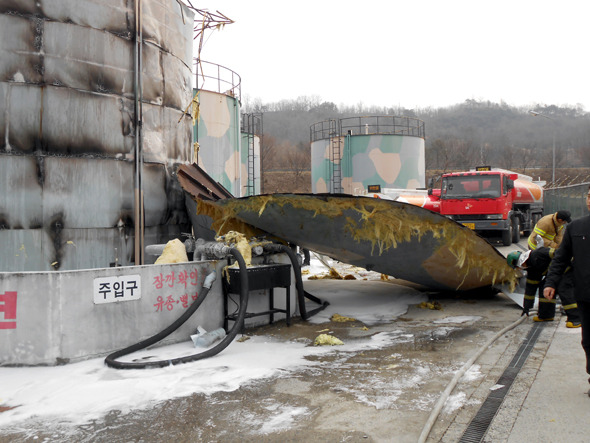 三フッ化窒素 - Wikipedia