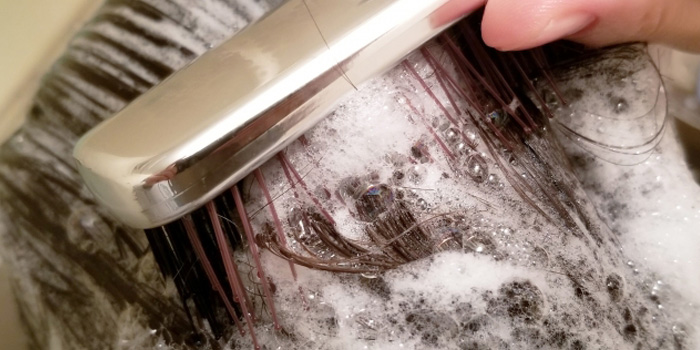 シャンプーブラシのおすすめ人気ランキングTOP16！効果的な使い方・メリット・デメリットも解説LIPS