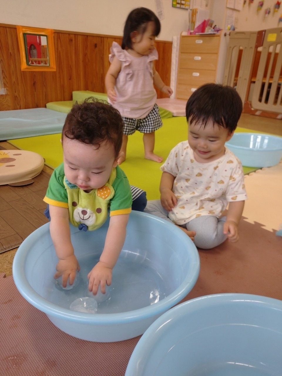 水遊び楽しんでいます♪大津野こども園