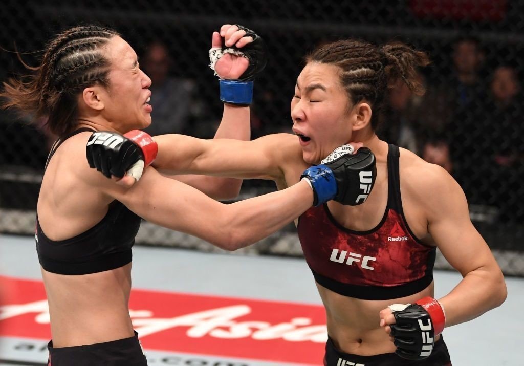 UFC4 ヘビー級マッチ：フランシス・ガヌー vs アンドレイ・アルロフスキー - YouTube