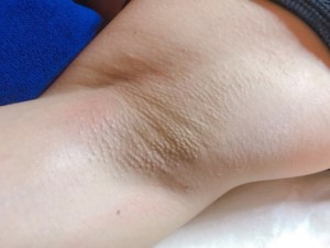 女性の方に質問です - 男性で、脇毛剃ってる人か剃ってない人、ど- Yahoo!知恵袋