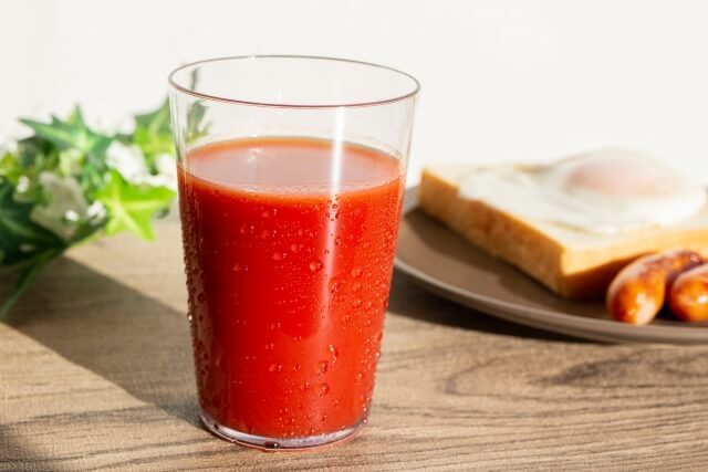 トマトジュースの効果を30日間飲み続けて検証 リコピン効果に驚愕- 女子リキ