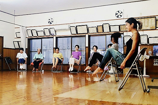 シニアダンススクールの魅力！健康と楽しさを手に入れる方法メディア京都府向日市のダンス教室ならJDACダンススクール東向日校