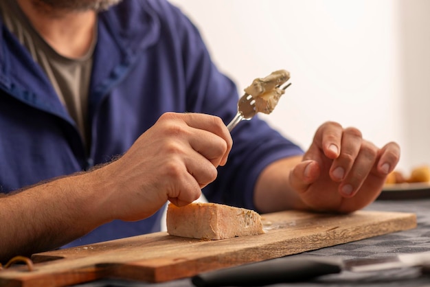 手フェチ女性・男性の心理とは？手フェチが好きな手の特徴や惹かれる手になる3つの方法も - girlswalker