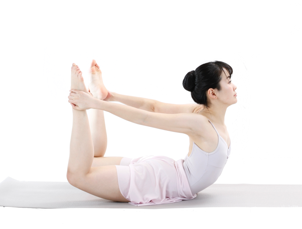 ■LAVA yoga_officialYoga video■, 弓をひくポーズ Natarajasana, ＼＼ワンポイントアドバイス,・膝はまっすぐ, ・視線は指先まっすぐ、移転集中, ・骨盤はなるべく平行, LAVAのレッスンでは,ヨガベーシック、ヨガフローベーシック、美脚ヨガで登場！, スタジオでのレッスン、ご自宅での練習にご活用ください。,