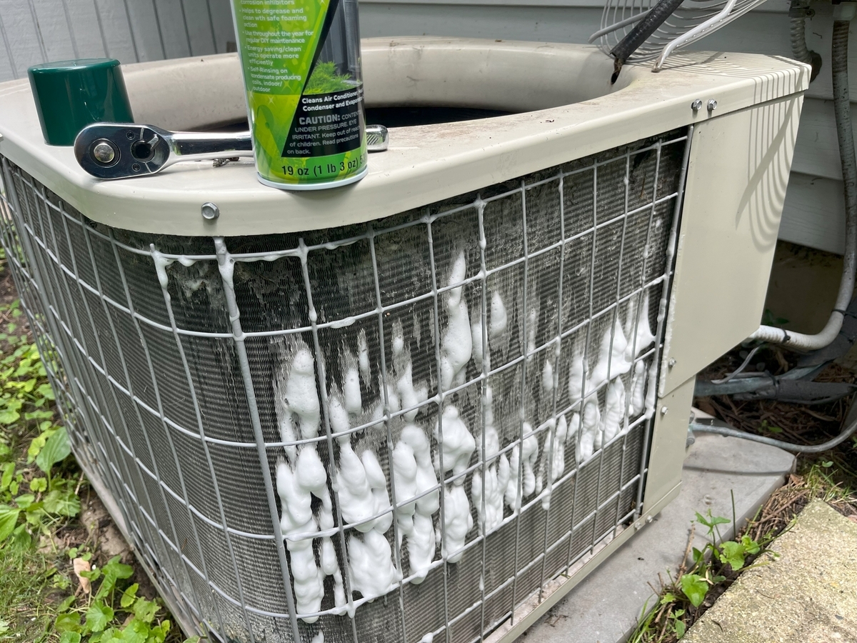 簡単 エアコン掃除を自分でやる方法！手順や注意点を分かりやすく解説ワタシト