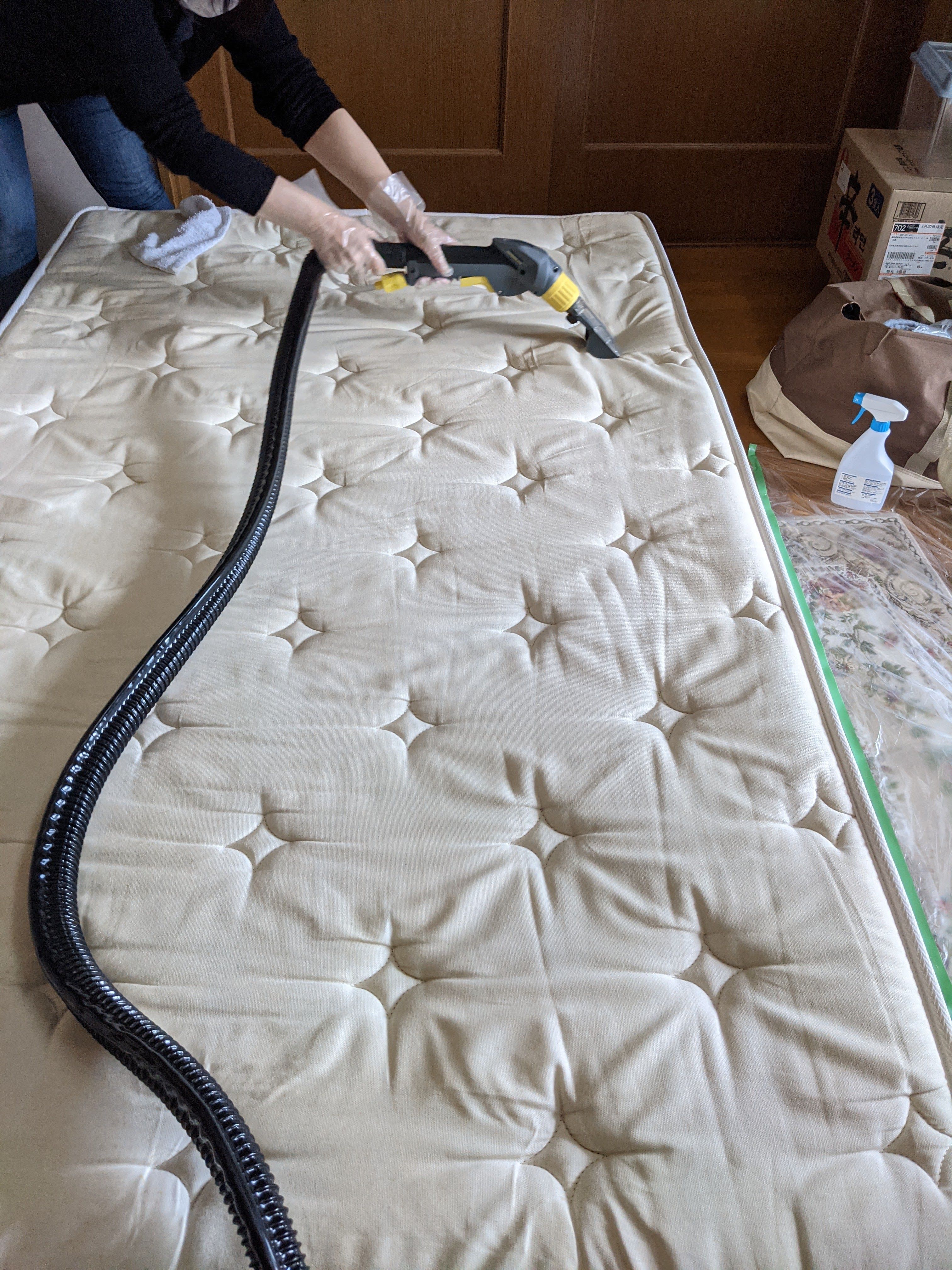 やばい❗️マットレスを汚してしまった 😱うっかり飲み物をこぼしたり お子さんが汚してしまったときも あわてなくて大丈夫👌コアラ直伝🐨緊急お手入れテクニックは 画像をスワイプしてチェック➡︎ マットレスの汚れケアはスピード勝負🚨 いざという時に使えるよう