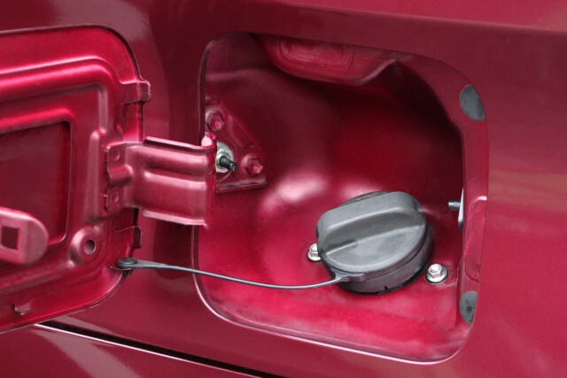 ガソリン給油と燃料キャップの便利な使い方TikTok