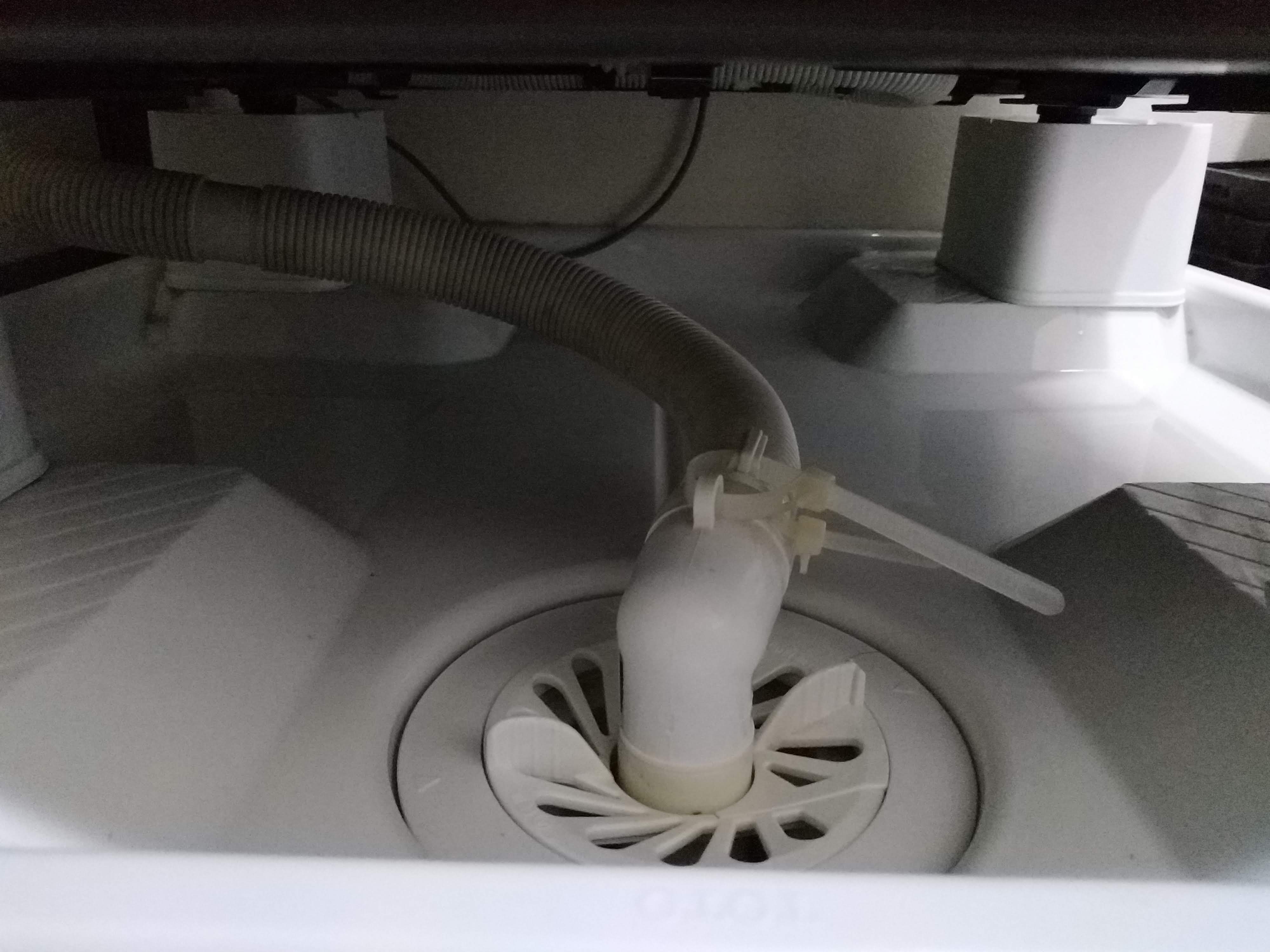 330 2年放置した洗濯機の排水ホースの掃除26歳ではじまった家作り〜２０２２・３月完成