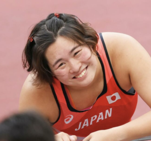 今日は松戸で筋トレしてから修実館で試合の近いロッキーと坂本に少しアドバイスさせていただき、そのあと最近指名の子とマンネリ気味なのが悩みという素人童貞の大塚くん 32 と軽くマス。この大塚くんはなかなか見所のある男で３人で遅くまでお喋りしてしまった