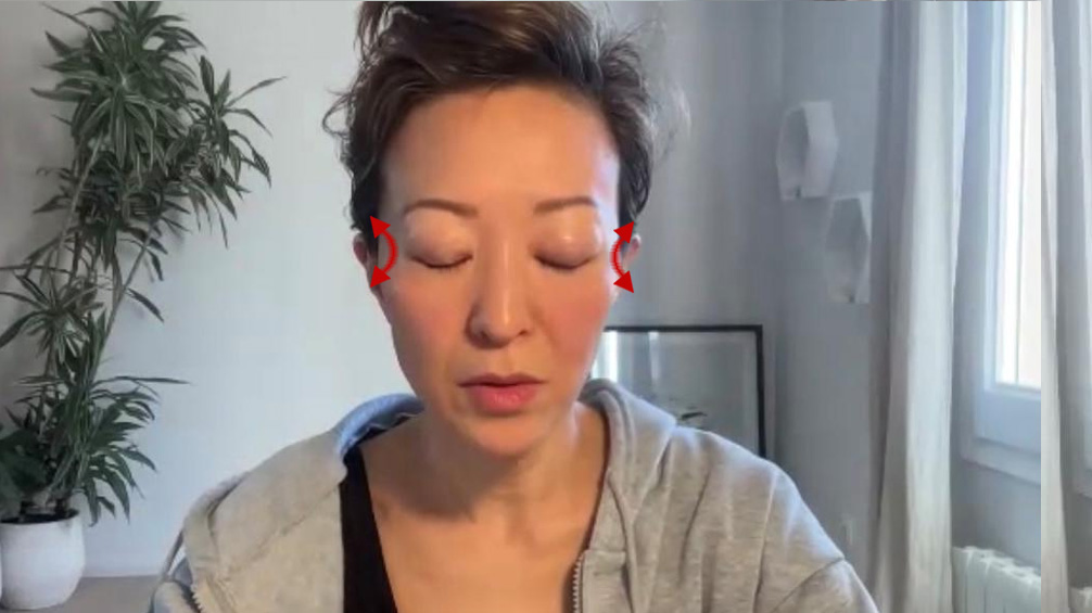 4ステップで「脱・シジミ目」に！目をぱっちりさせるアラフィー必見のアイラインテクニックWeb eclat50代女性のためのファッション、ビューティ、ライフスタイル最新情報