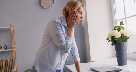 Amazon.co.jp: 鬼滅の刃ウエハース4 020 血鬼術強制昏倒催眠の囁き : おもちゃ