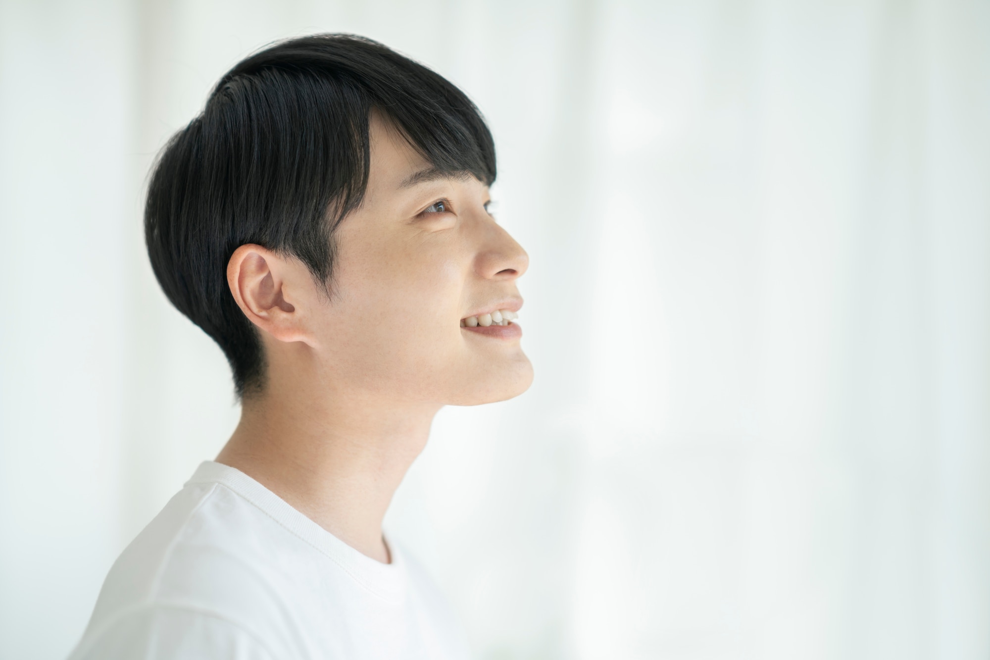 横顔美人の条件は？医師が教える、美しい横顔になるための方法美容知識コラムアラガン・エステティックス・ビューティ