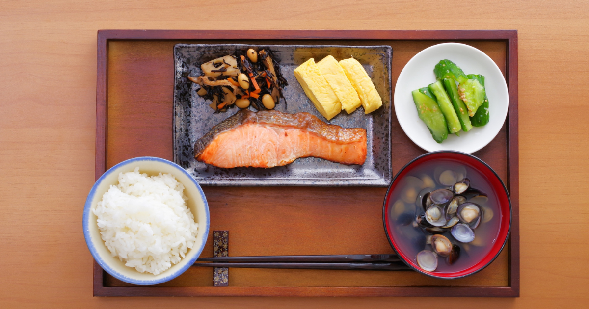 たんぱく質の多い食品一覧 朝・昼・晩の献立例と効率よく摂取するコツ