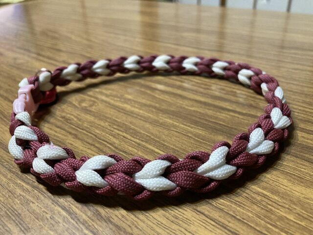 56 パラコード首輪コブラ編みアレンジハート柄