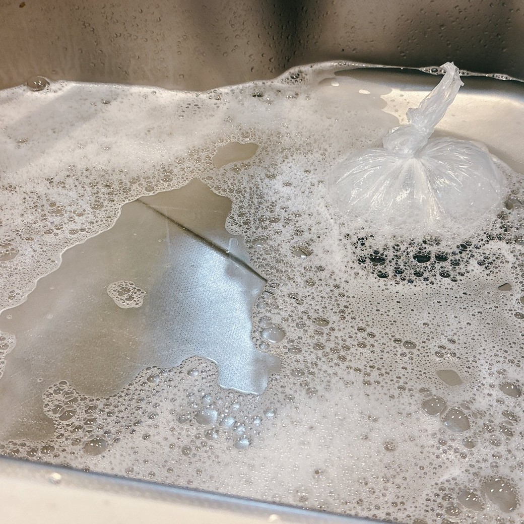 キッチン排水口の嫌な臭いも詰まりも一掃！一瞬で簡単キレイになる排水口掃除 - レタスクラブ