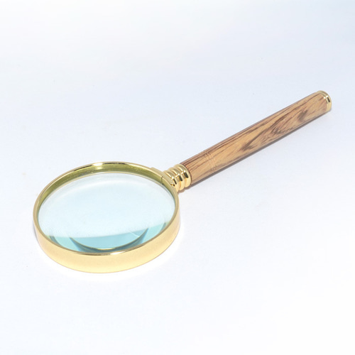 老眼鏡とルーペの違いをご存知ですか？oomiya和歌山本店アイウェアブログ