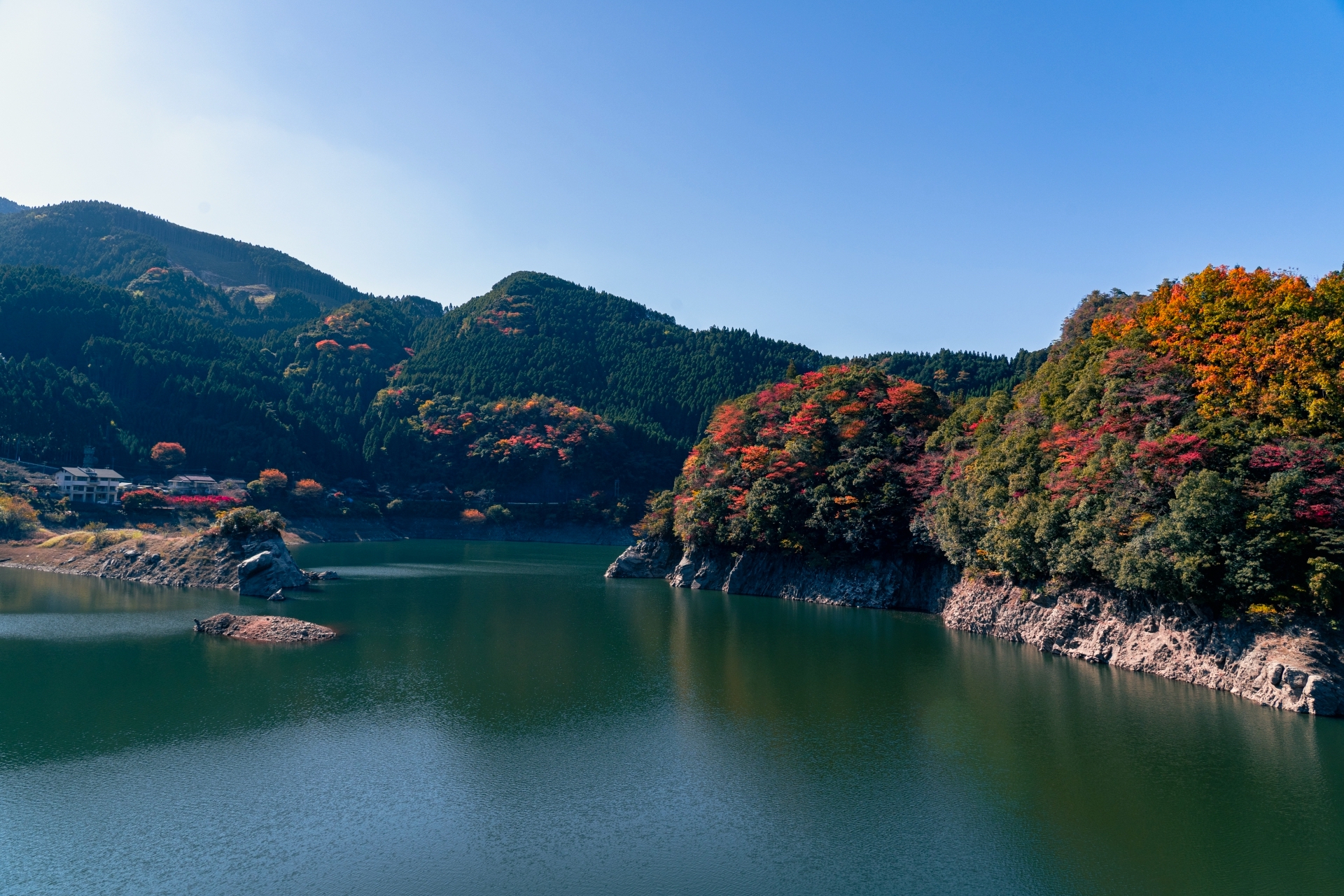 日向神ダムに浮いた軽自動車 高齢の女性が死亡 八女市福岡筑後のローカルメディア 筑後いこい
