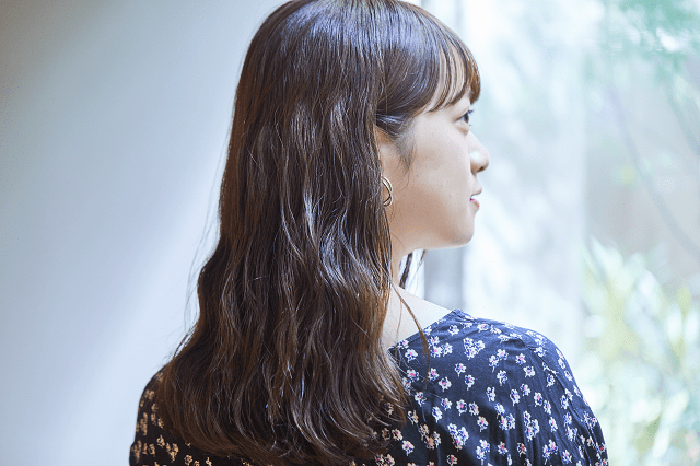 黒髪ロングのウェーブパーマの作り方