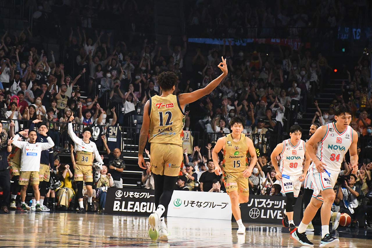 キングスが京都に勝利！荒川が前半で11得点をあげる活躍 琉球ゴールデンキングス vs 京都ハンナリーズ GAME12024.12.28-OUTNUMBER WEB