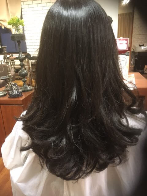 大人かわいいゆるふわウェーブパーマミディアム青山・表参道の美容室 MINX aoyamaのヘアスタイルRasysa らしさ