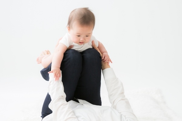 赤ちゃんのポーズヨガ 初心者骨盤 ストレッチYogaesse わかヨギ