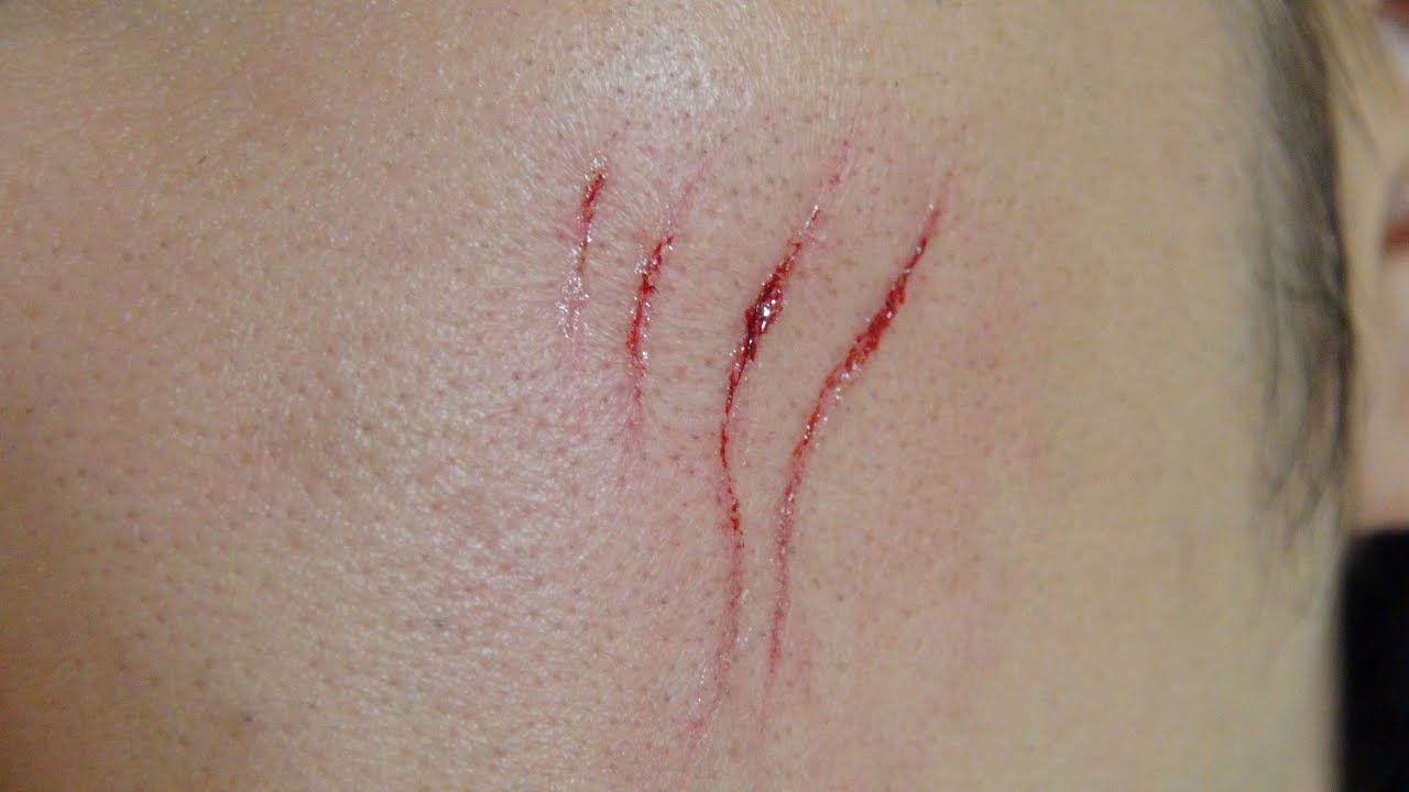 傷メイクのやり方！簡単5分でできる本格的なハロウィン顔メイクメイク・メイクアップAll About