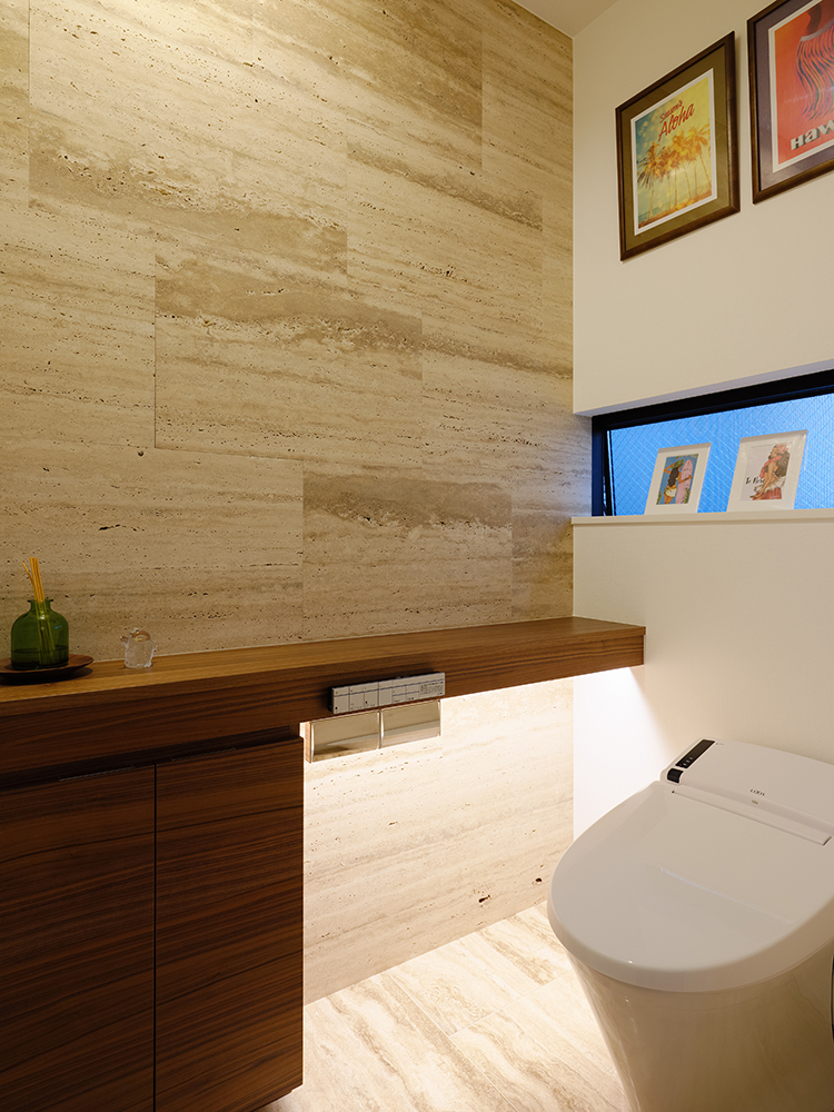 実際に使える18金製のトイレとは？NYのグッゲンハイム美術館で開放中GQ JAPAN