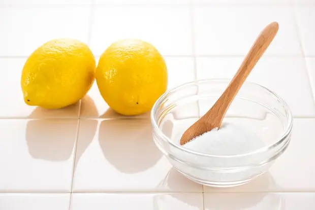 電子レンジの汚れをレモンで簡単に掃除する方法