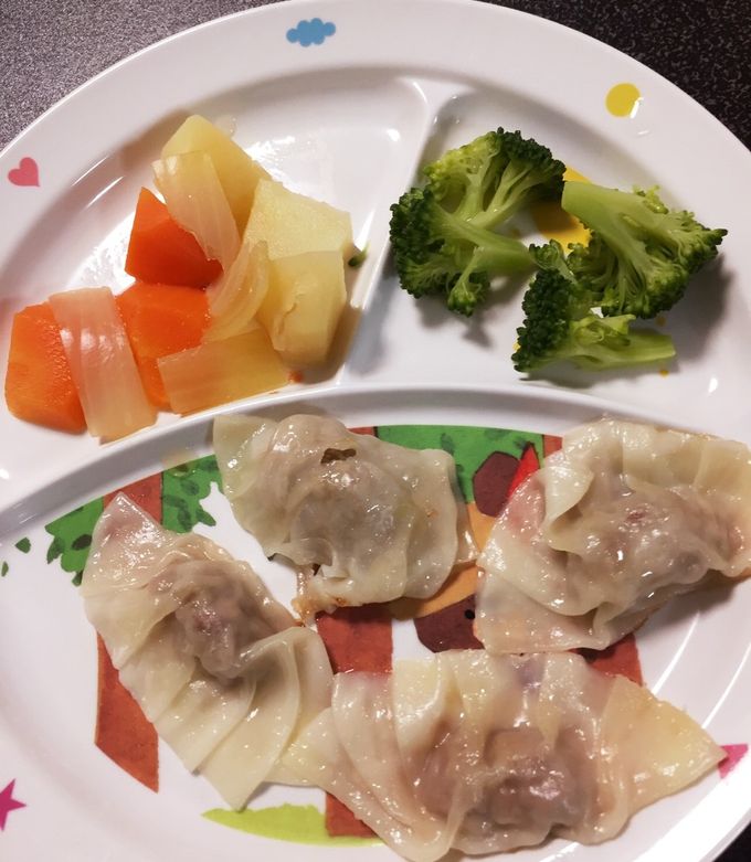 1歳9ヶ月ごはん 冷蔵庫の残りで“ジアちゃん風餃子”大人はキムチでちょい辛アレンジ🔥韓国古着と子育ての日々mimi