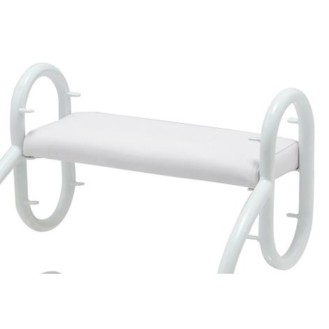 ✴︎フットネイル✴︎ この時期人気のフットネイル🥰 フットシャンプーから始まって、 フットマッサージで終わるので、ネイルも可愛くなりリラックスもして頂けます‪𓂃🌿𓈒◌ デザインにお困りの時はご相談ください🫧手元のキレイを作る‬