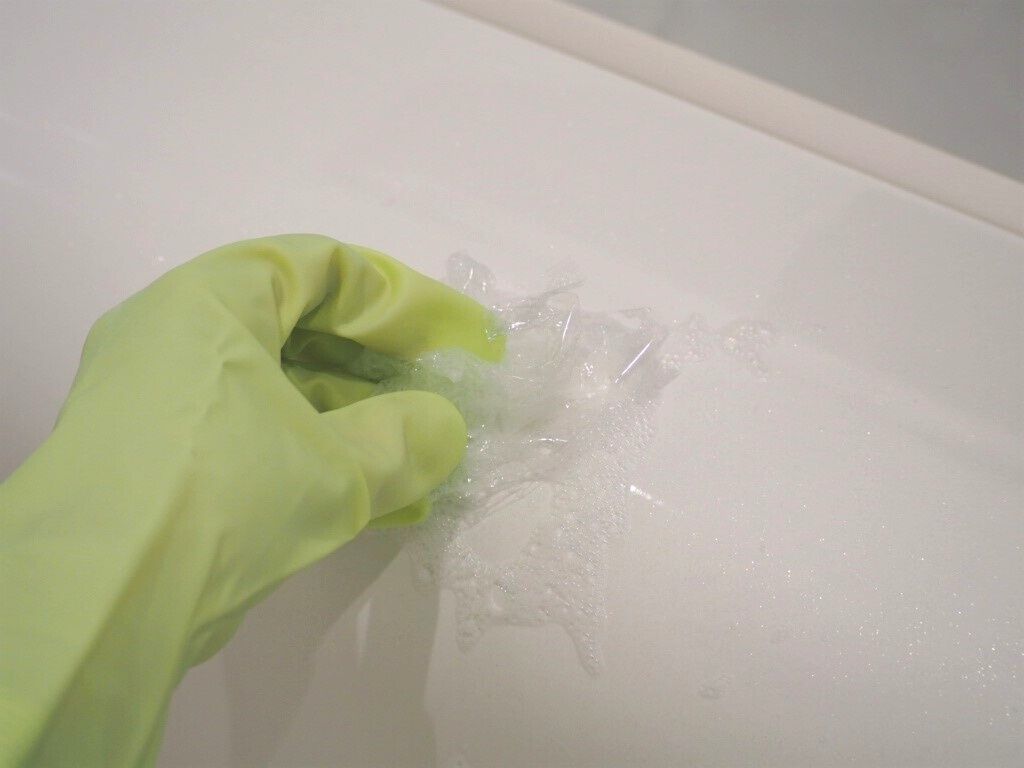 楽天市場 美シリーズ お風呂用コーティングキット 浴槽 ＦＲＰ・人工大理石・ホーロー 用洗剤とコーティング剤のセット お風呂 浴槽 掃除 洗浄 清掃浴槽用研磨剤 浴槽用コーティング剤 ガラス コーティング 手袋 清掃用スポンジ クロス お得なセット : お掃除ソムリエ