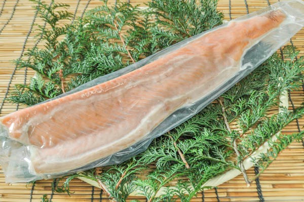 塩さけハラミの販売 < 塩さけハラミ佐々木食品 新潟県新発田市