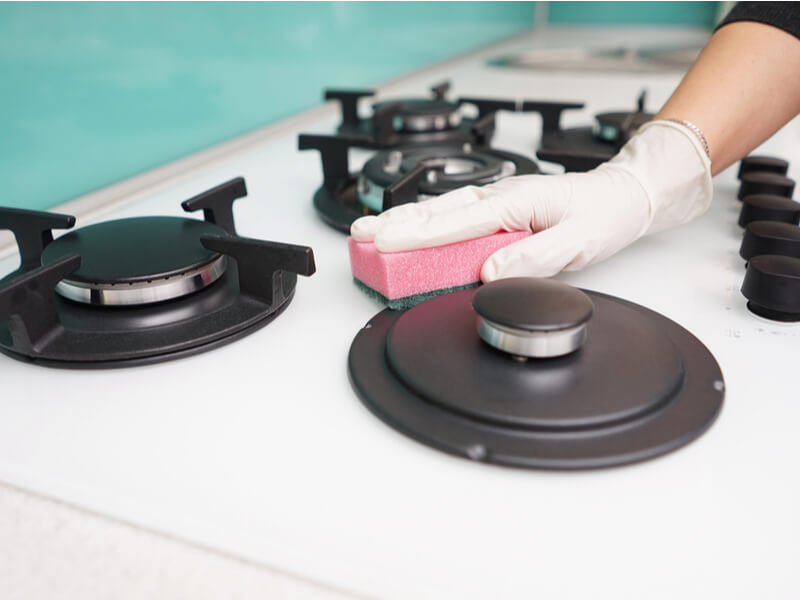 ガスコンロ掃除の最強ガイド重曹・セスキ・ウタマロで焦げ・油汚れ・臭いを撃退