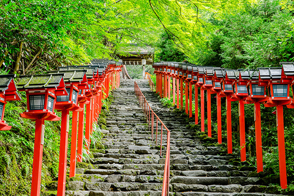 店舗・スタッフフィジカルビューティーラボ LUNASIA ルナシア京都烏丸・大阪梅田のインドエステ発の痩身マッサージ・エステサロン